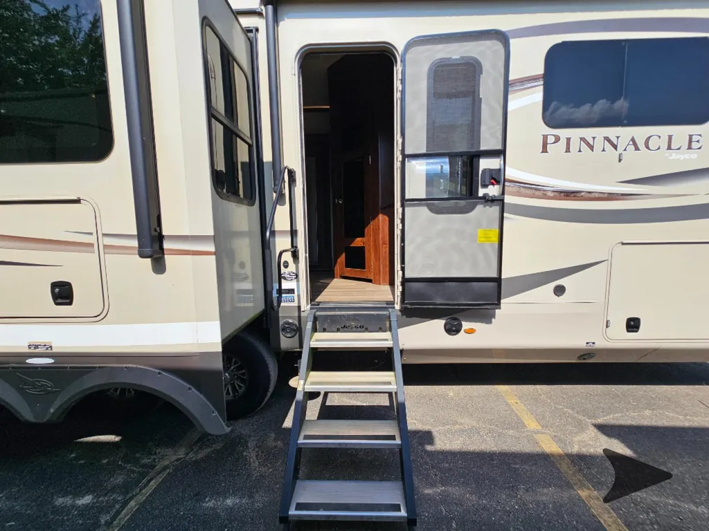 2020 Jayco Pinnacle 36FBTS, Photos photo 18