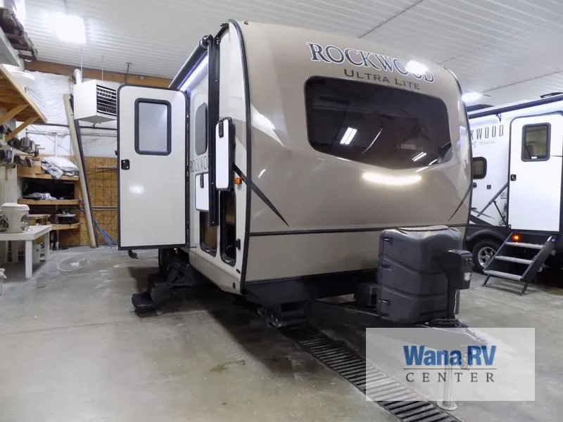 2018 Forest River RV Rockwood Ultra Lite 2304DS - Main photo