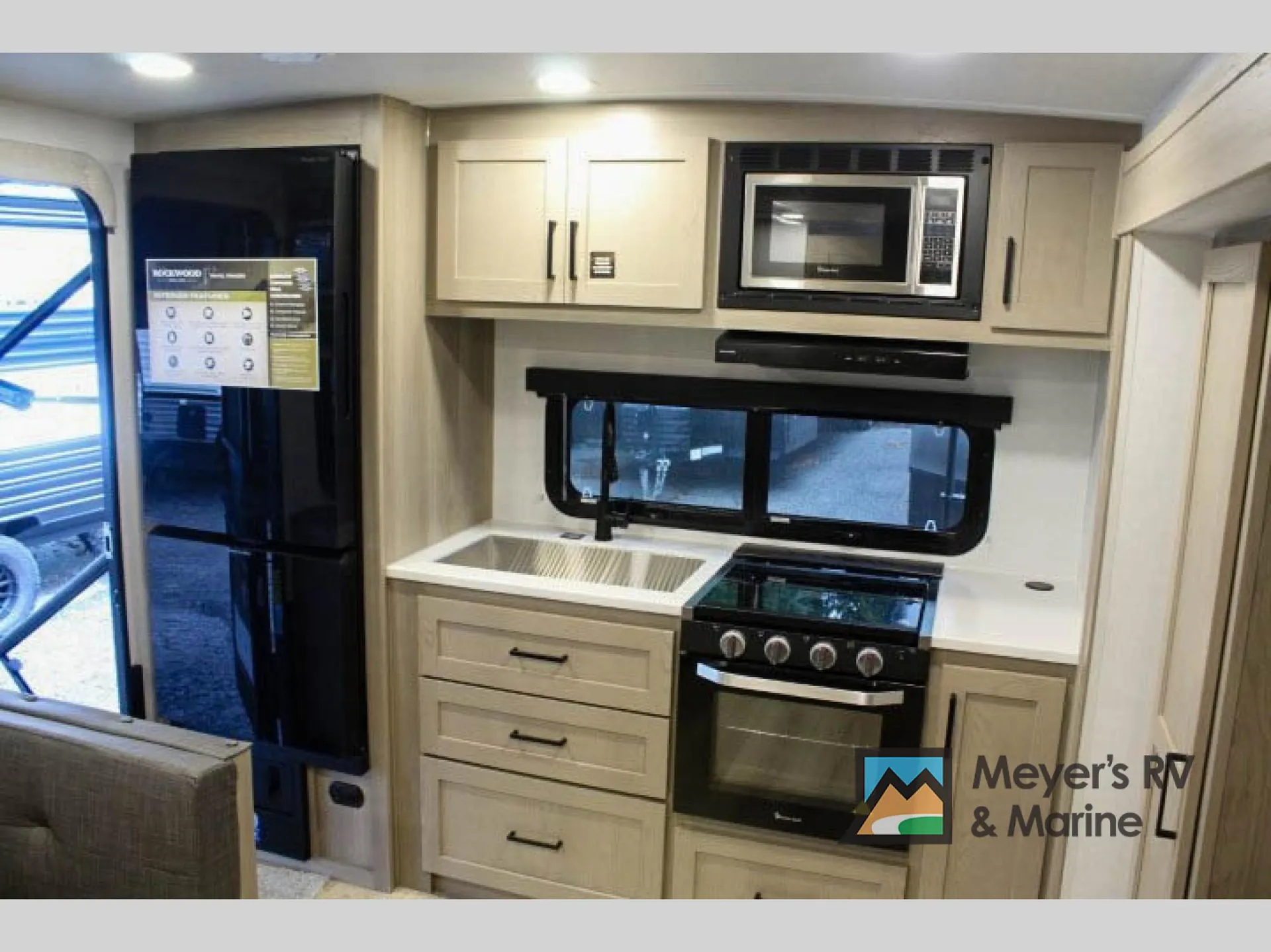 2026 Forest River Rockwood Mini Lite 2515S — Photo 6