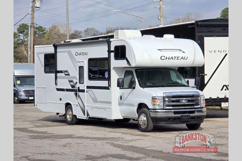 2026 Thor Motor Coach Chateau 28G - Photo 2