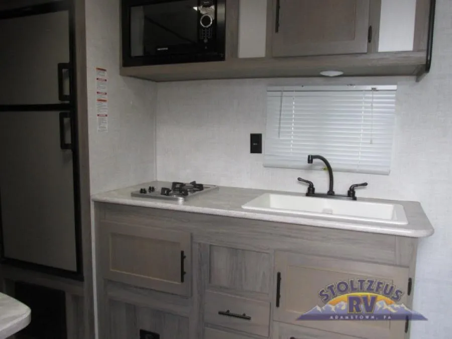 2021 Gulf Stream RV Enlighten 18BH - Photo 3