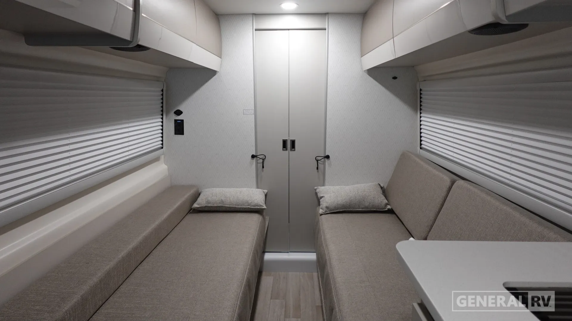 2026 Thor Motor Coach Sequence Sport 20L - Photo 3