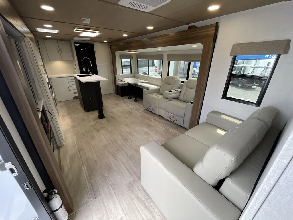 2026 Forest River Vibe 3400XL, Photos photo 2