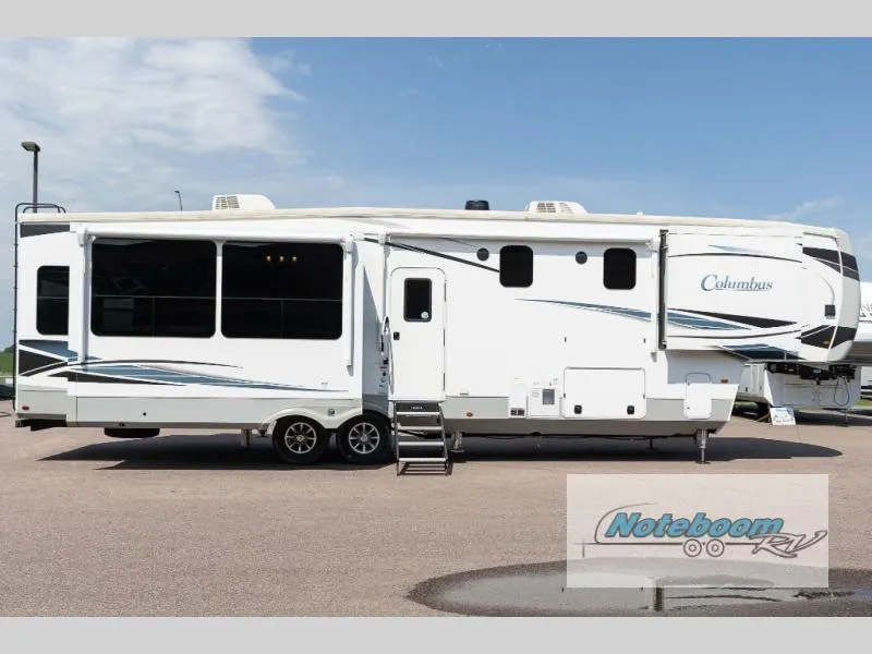 2022 Palomino Columbus 383FB - Photo 2