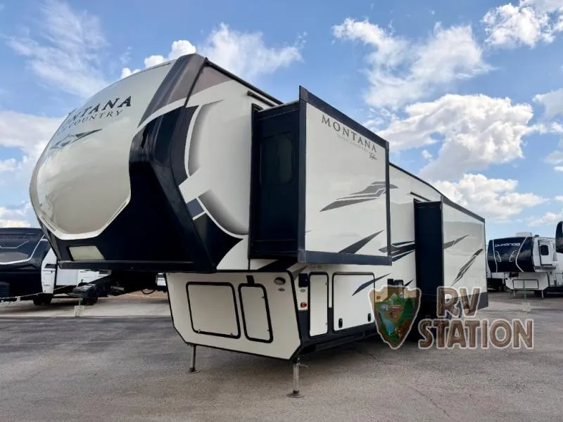 2020 Keystone Montana High Country 331RL - Photo 4