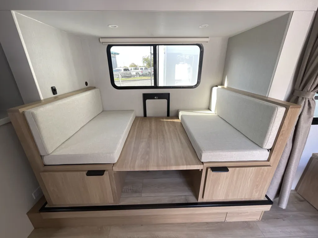 2027 Winnebago Micro Minnie 2108DS, Photos photo 10