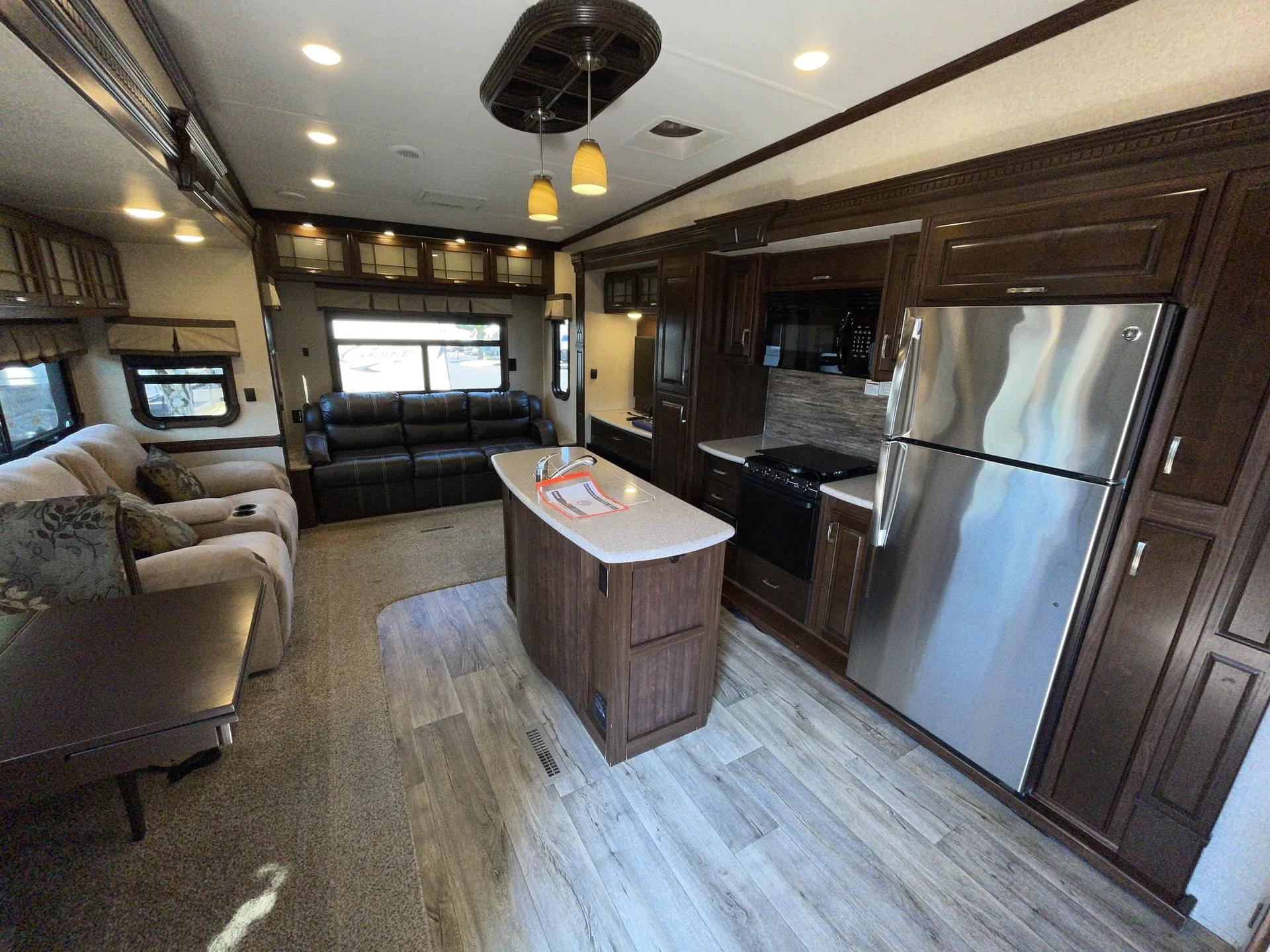 2016 Heartland Gateway 3400SE — living area main