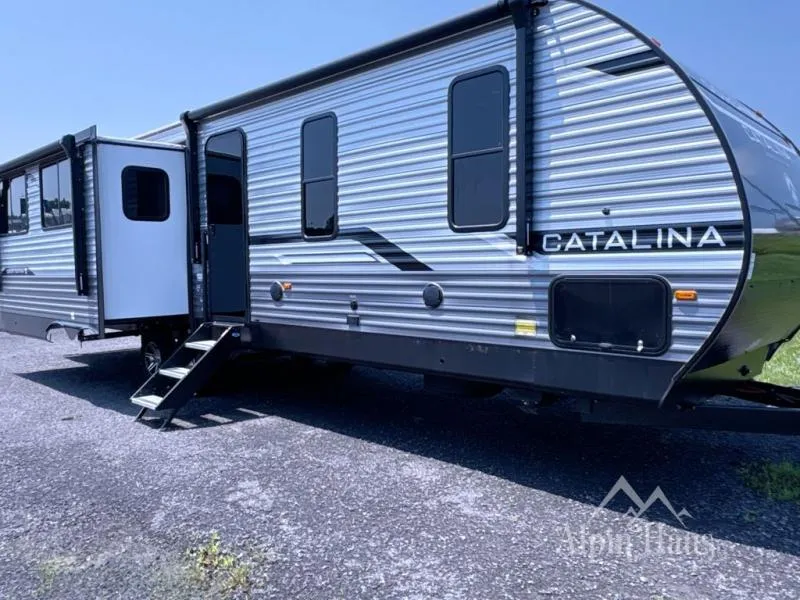 2025 Coachmen Catalina Legacy Edition 313RLTS - Photo 3