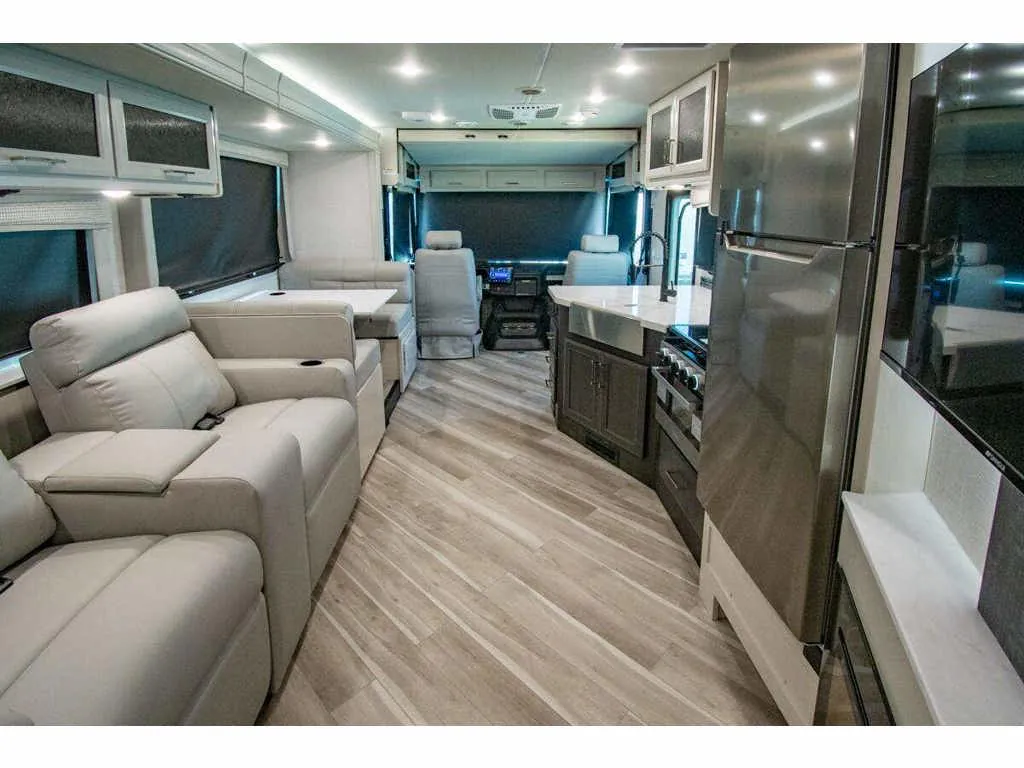 2026 Holiday Rambler Invicta 34MB - Photo 3