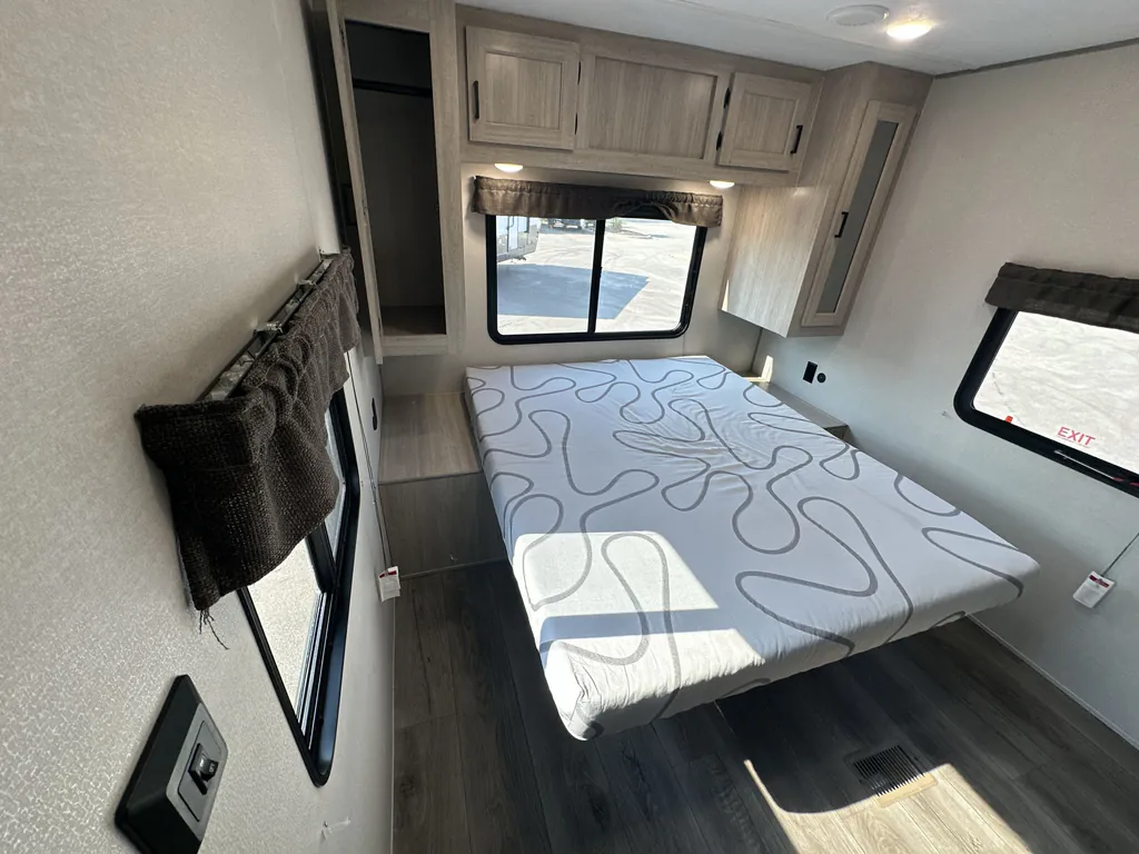 2024 Coachmen Catalina Legacy Edition 283FEDS, Photos photo 21