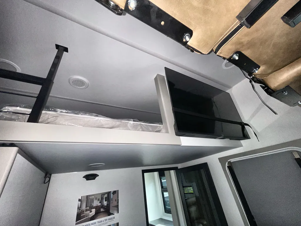 2026 Brinkley Model G 4150, Photos photo 28