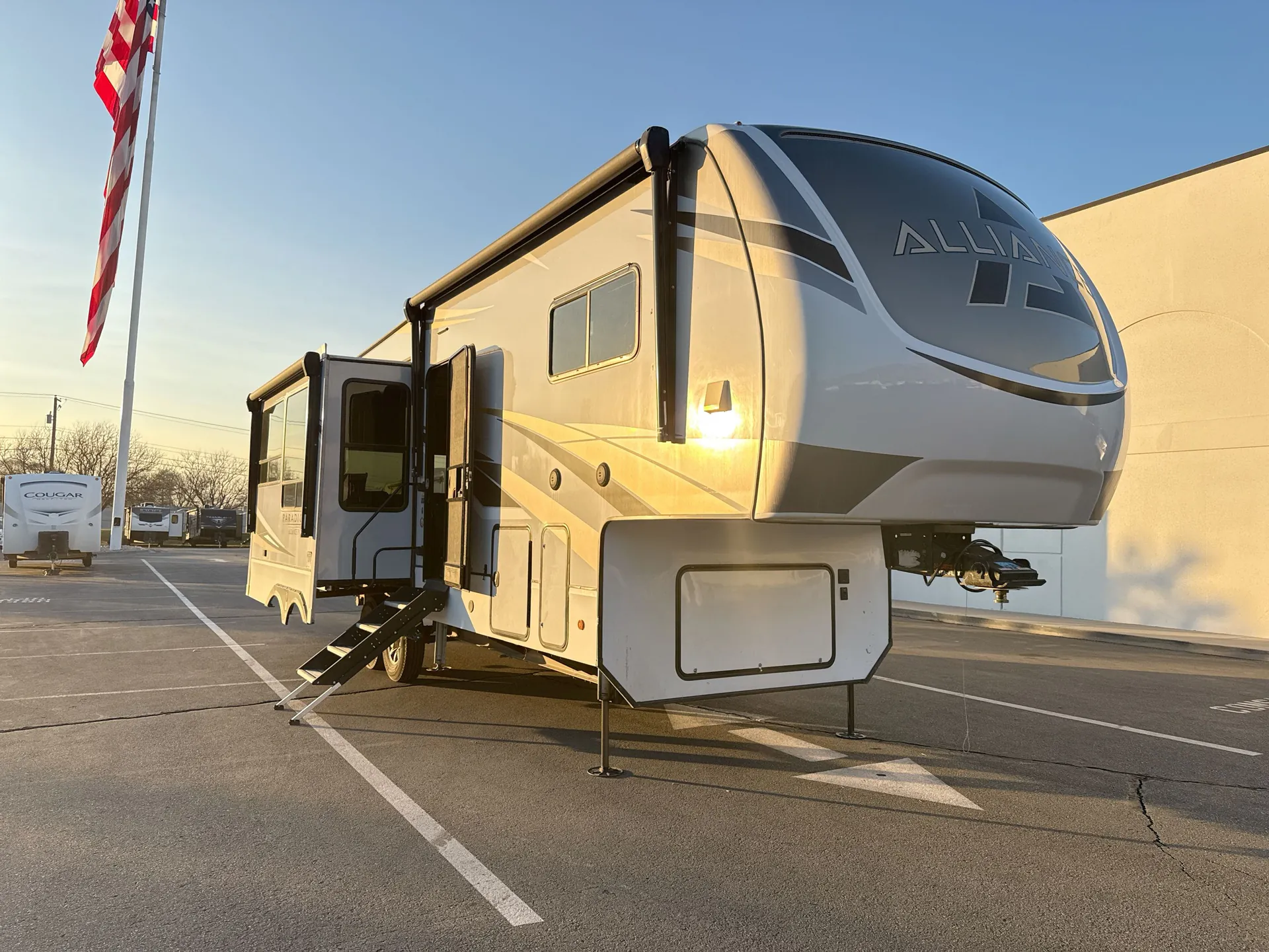 2022 Alliance RV Paradigm 295MK - Photo 2