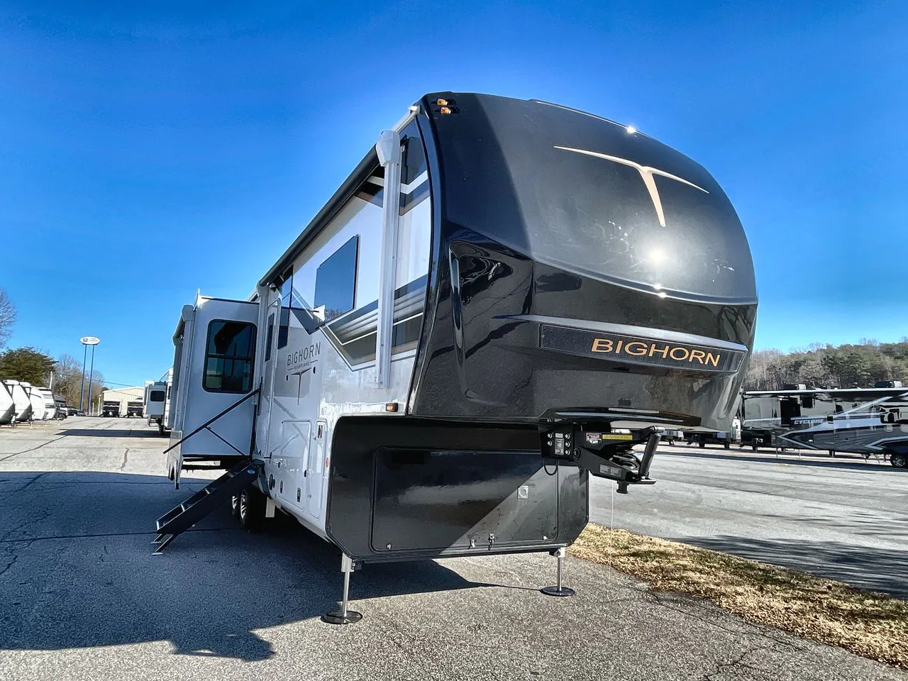 2026 Heartland Bighorn 31RL - Photo 2
