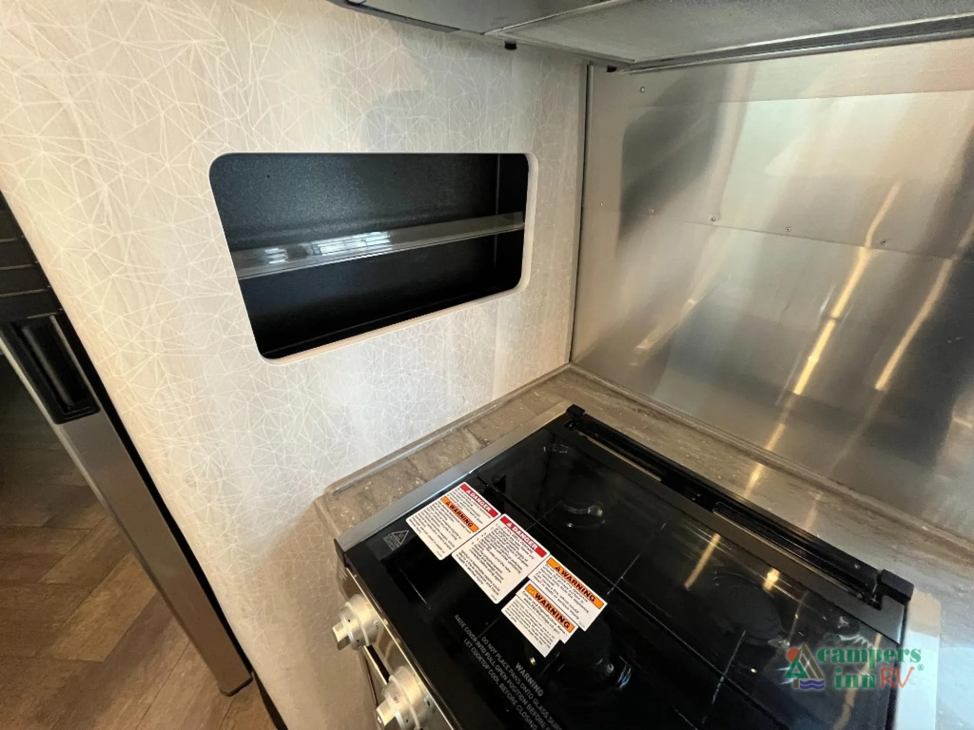 2024 Airstream International 28RB Twin - Photo 3
