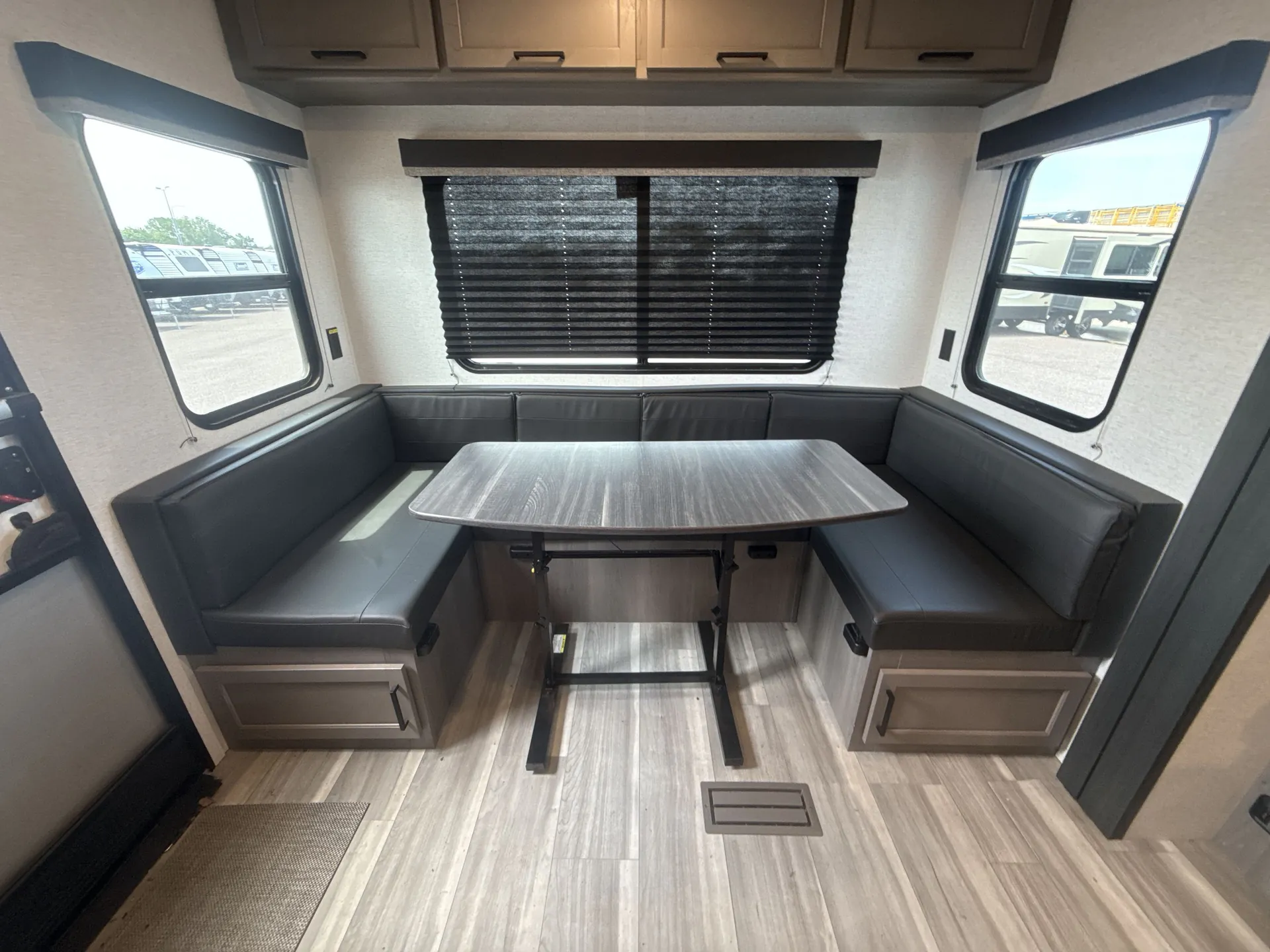 2024 Keystone Hideout 25RDS — living area main