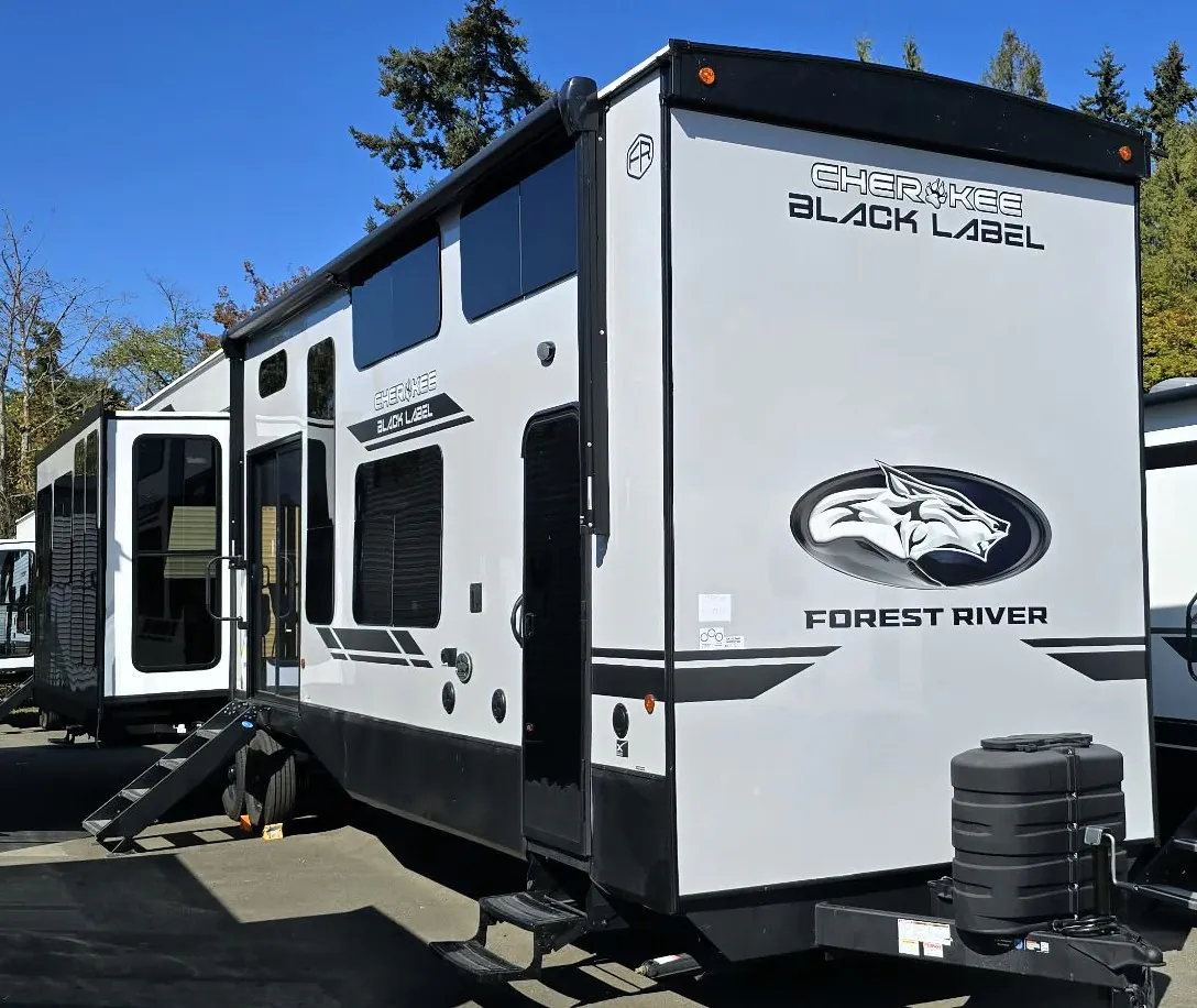 2027 Forest River Cherokee Timberwolf Black Label 39JMBL