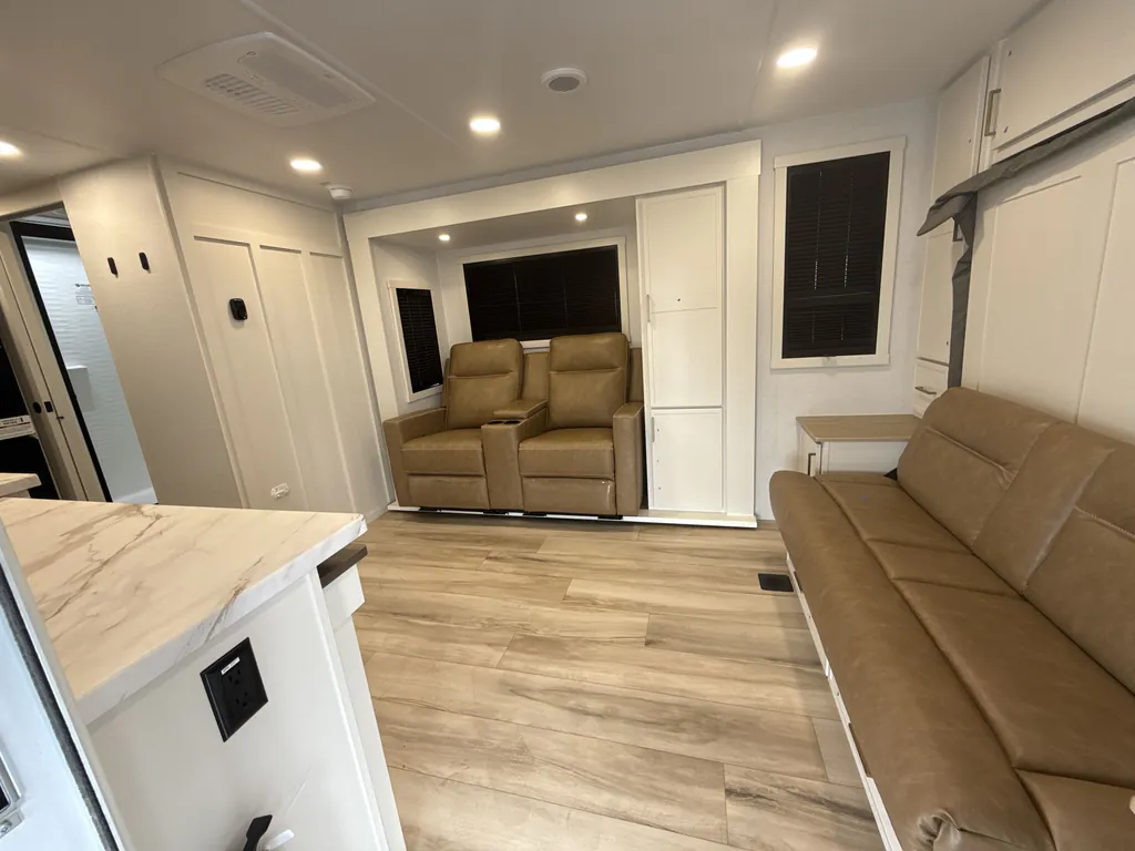 2026 Brinkley Model Ix 20X, Photos photo 12