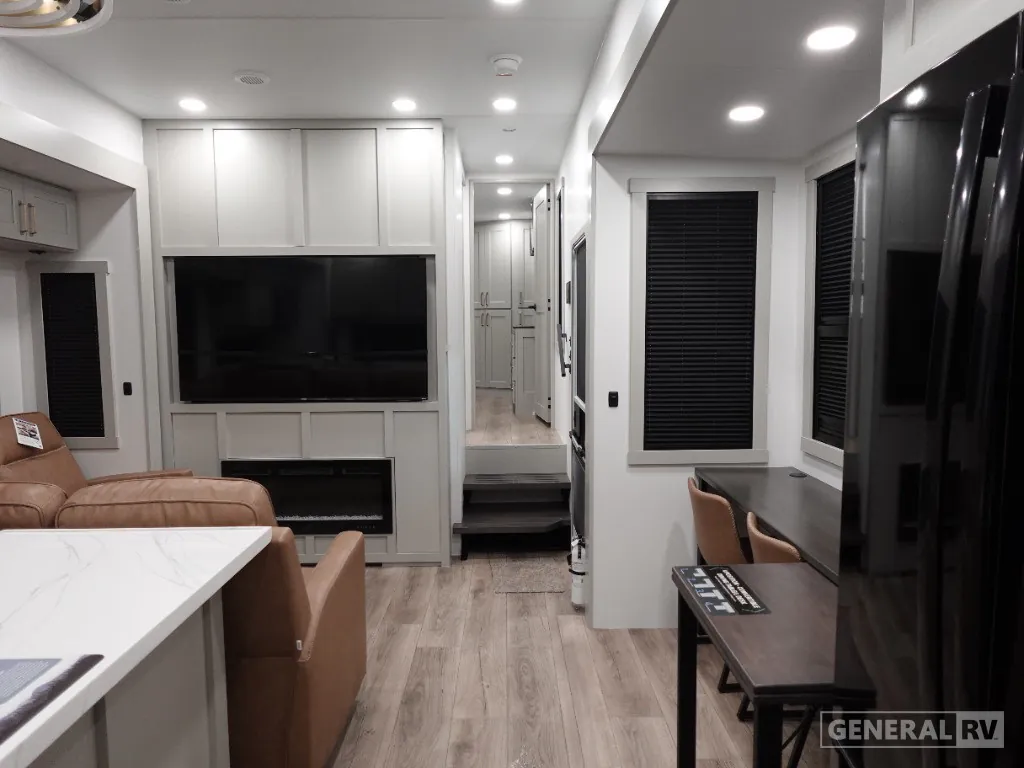 2025 Brinkley Model G 3250, Photos photo 5