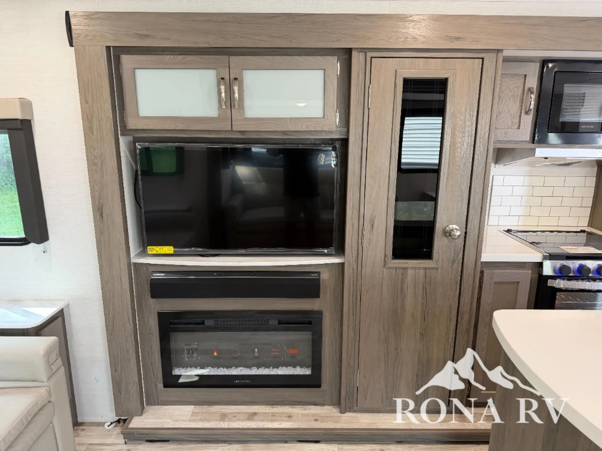 2026 Gulf Stream Envision 290RL dealer photo 8 from Rona RV