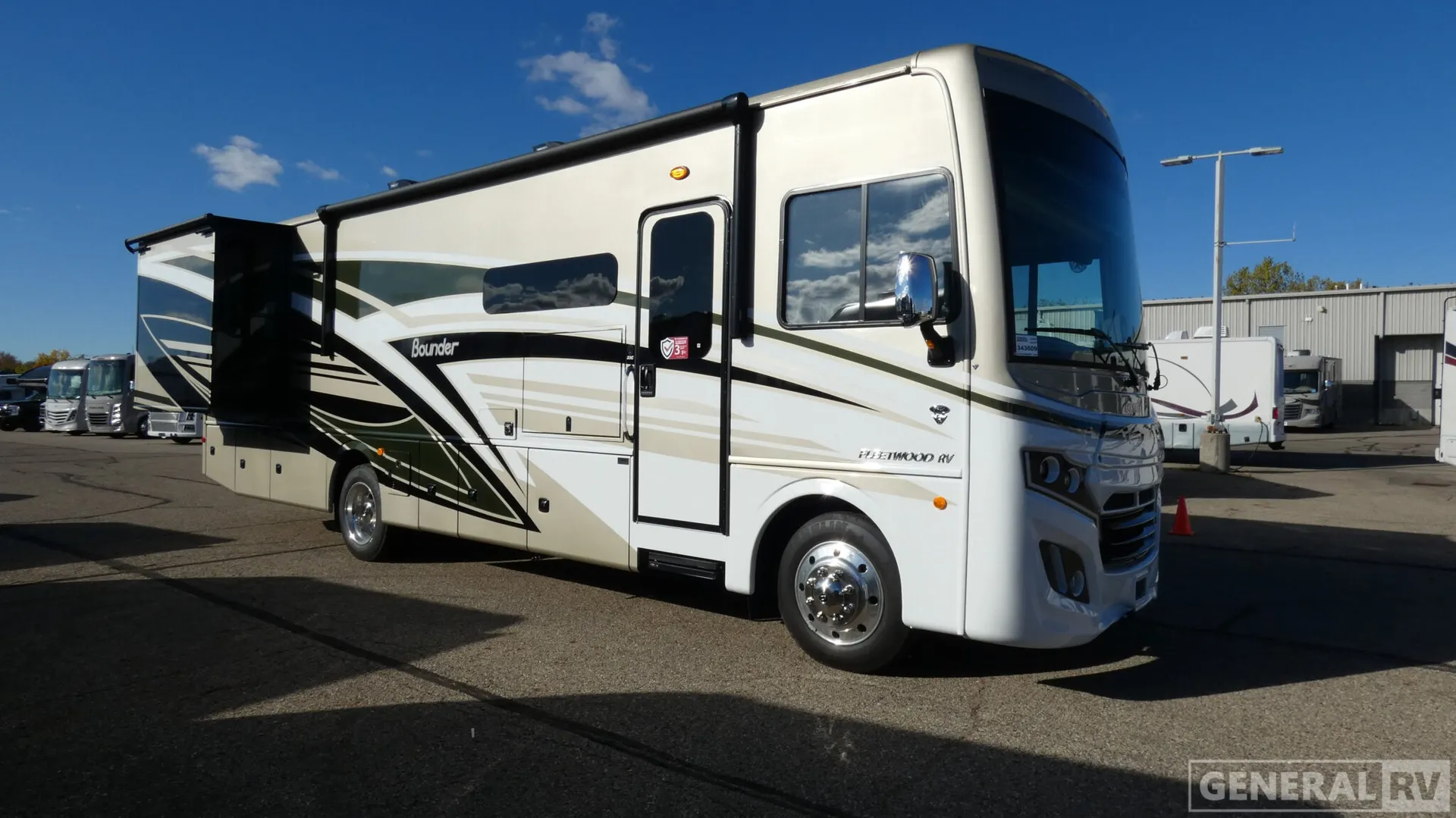 2026 Fleetwood Bounder 33C - Photo 2