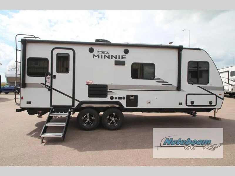 2022 Winnebago Micro Minnie 2225RL - Photo 2