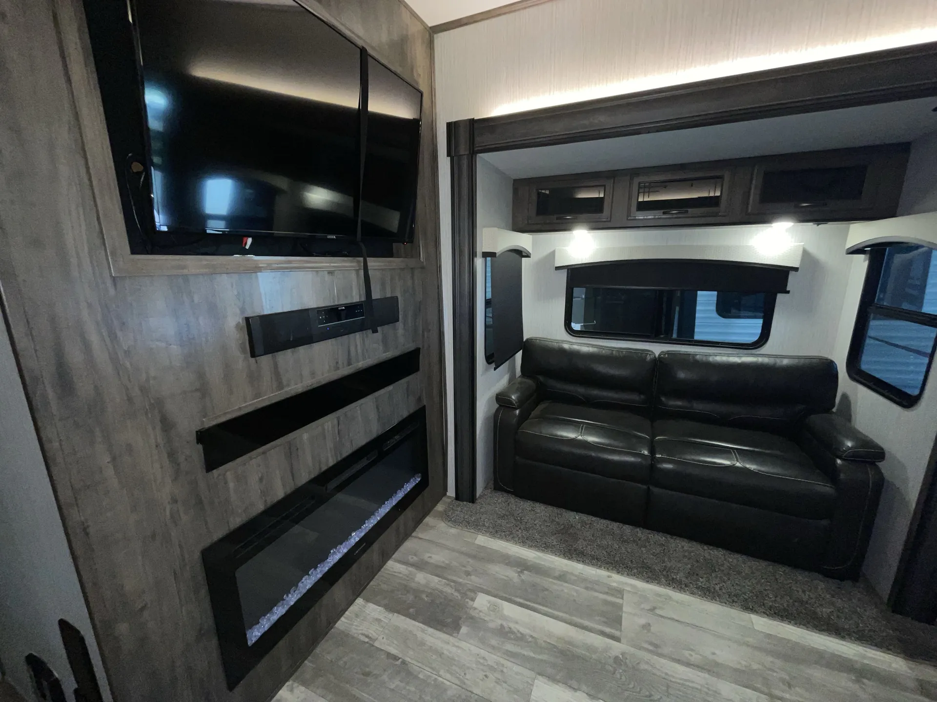 2021 Forest River Sierra Luxury 38FKOK - Photo 4