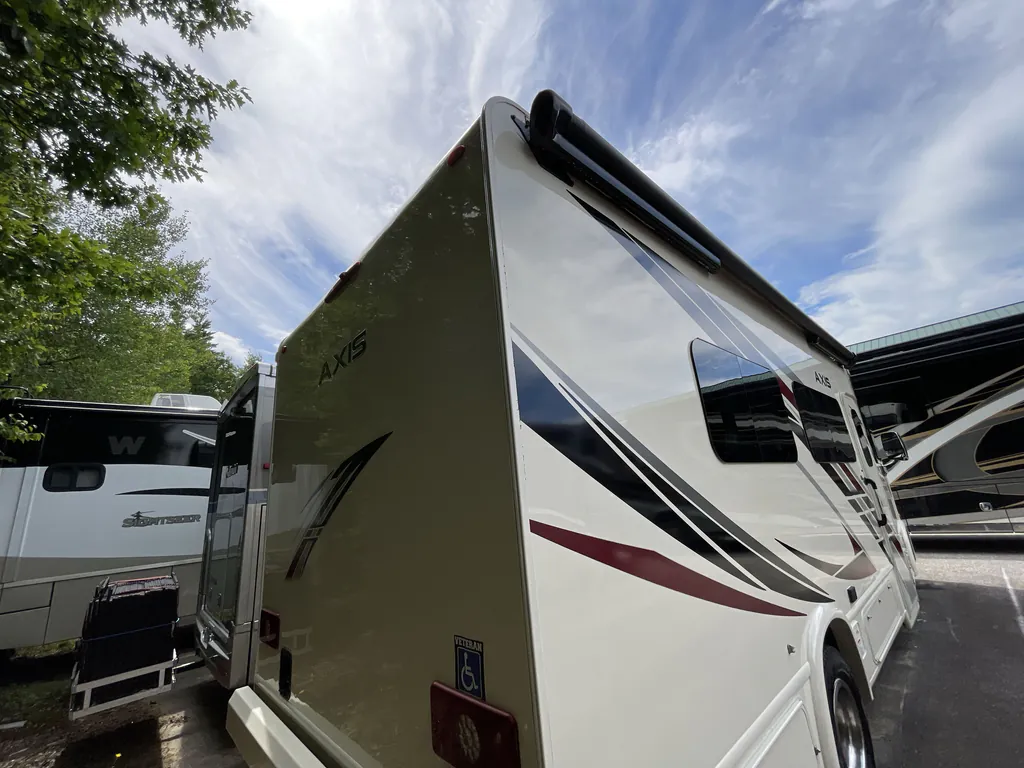 2022 Thor Motor Coach Axis 24.3, Photos photo 5