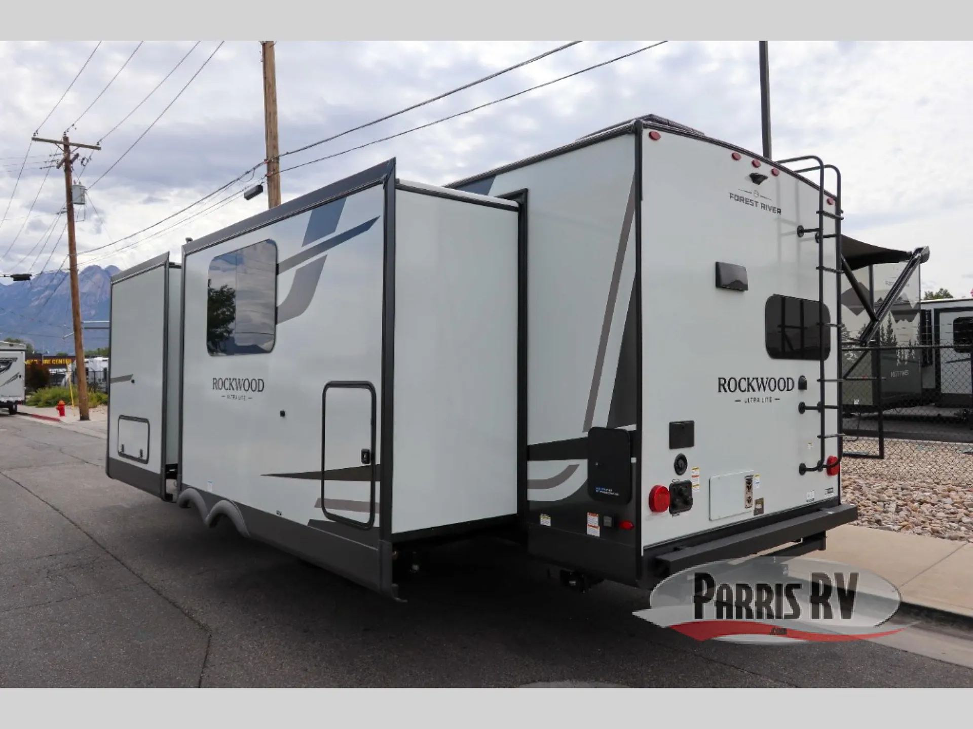 2027 Forest River Rockwood Ultra Lite 2711RK — Photo 6