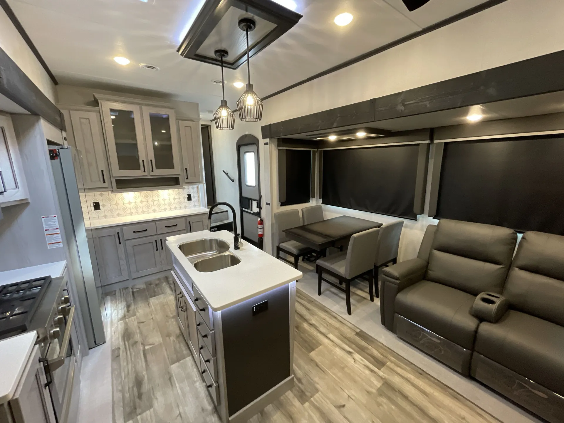 2023 Keystone Montana High Country 381TB — living area main