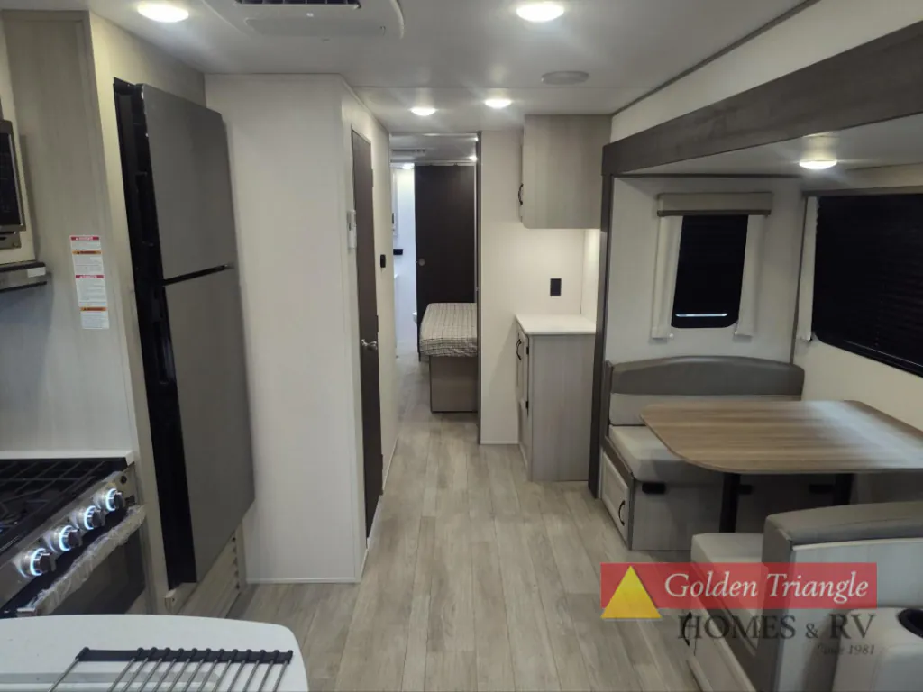 2027 Coachmen Catalina Legacy Edition 333DBDSCK, Photos photo 7