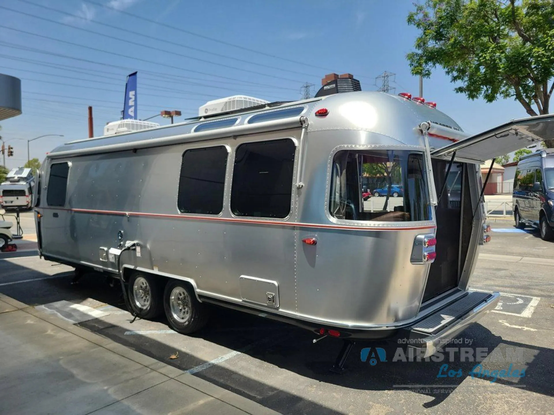 2026 Airstream Stetson+6666 27FB Queen - Photo 3