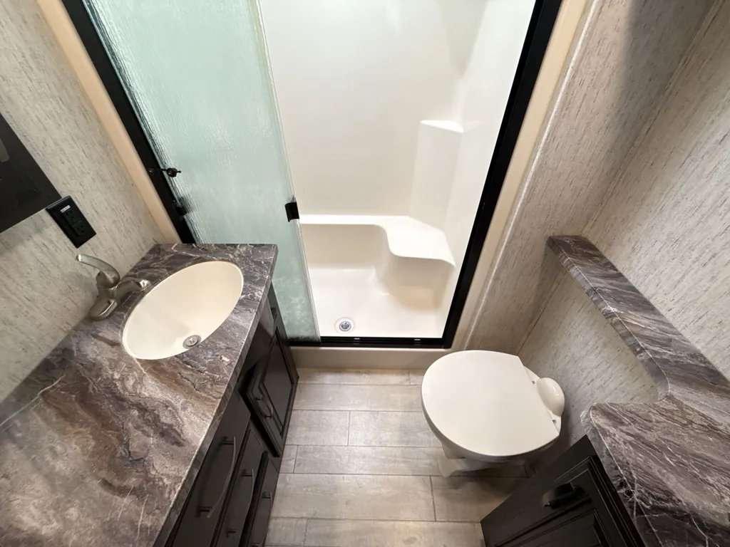 2018 Grand Design Momentum 376TH, Photos photo 24