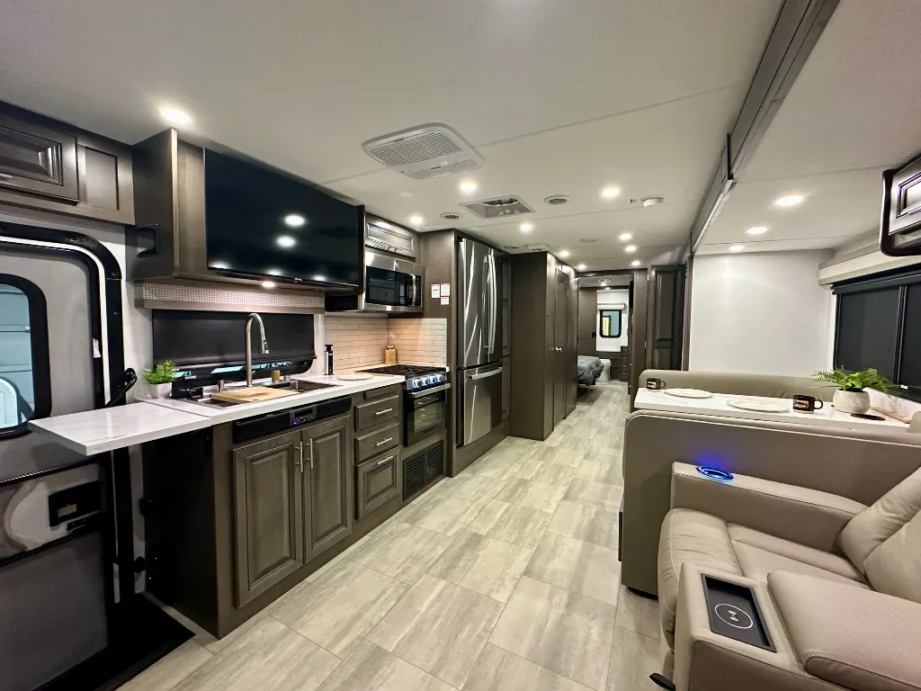2026 Forest River Georgetown 5 Series GT5 36F5 - Photo 4