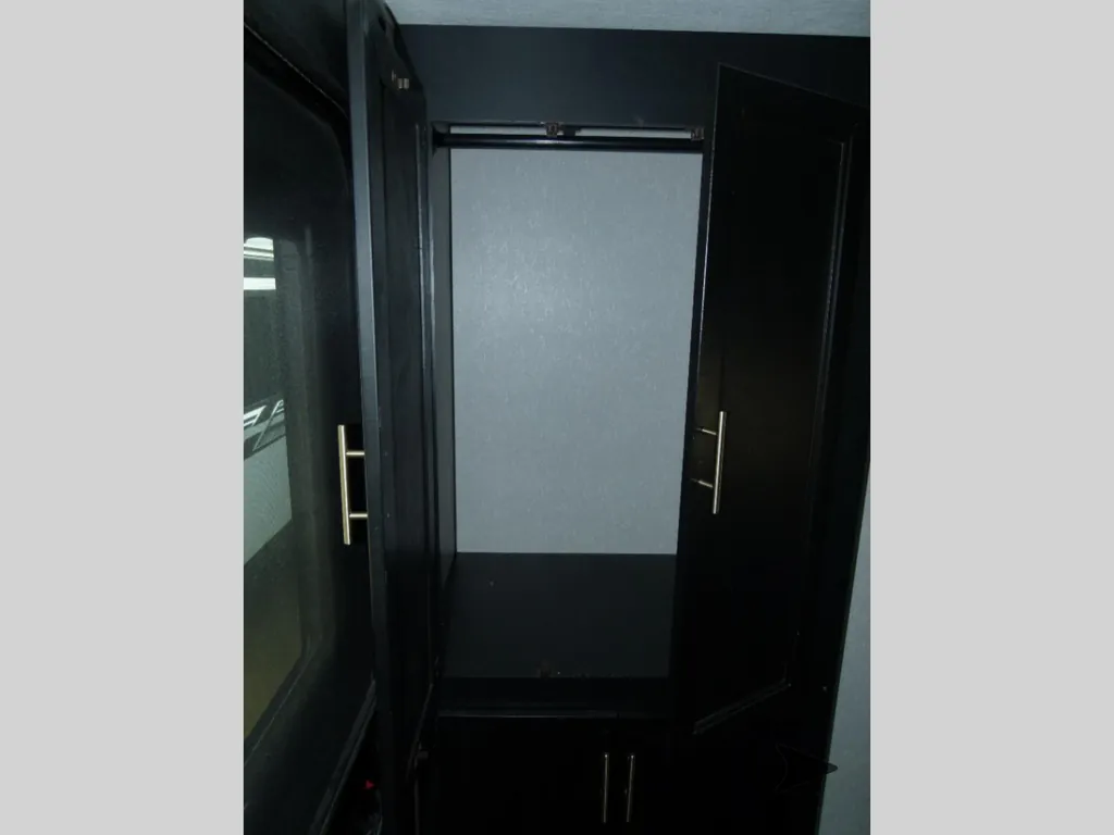 2021 Forest River Cherokee 306MM, Photos photo 22