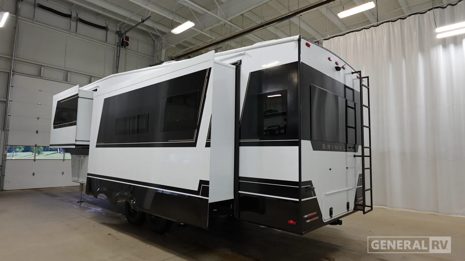 2027 Brinkley Model Z 2900 - Photo 4