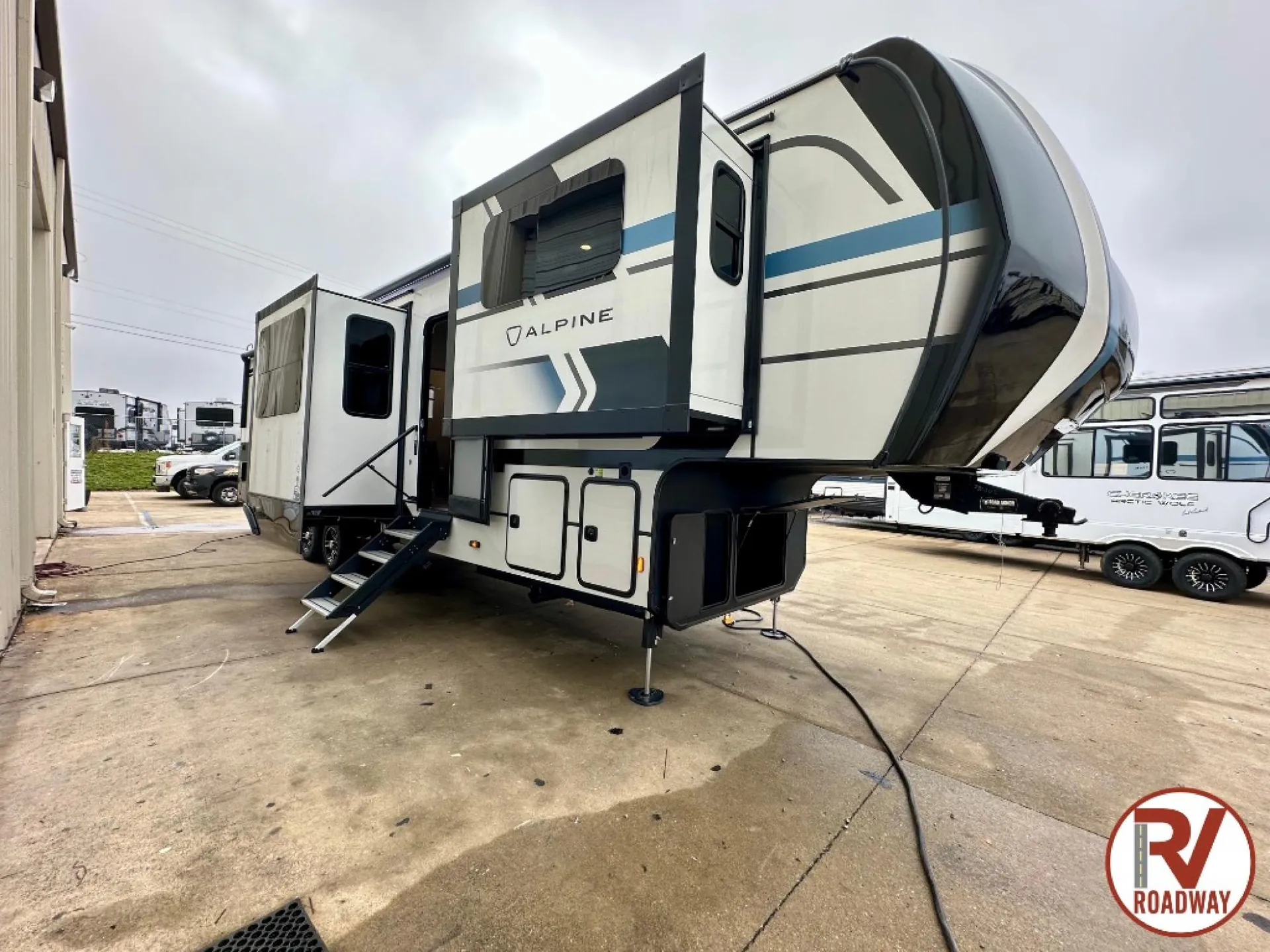 2026 Keystone Alpine 3710FL - Photo 3