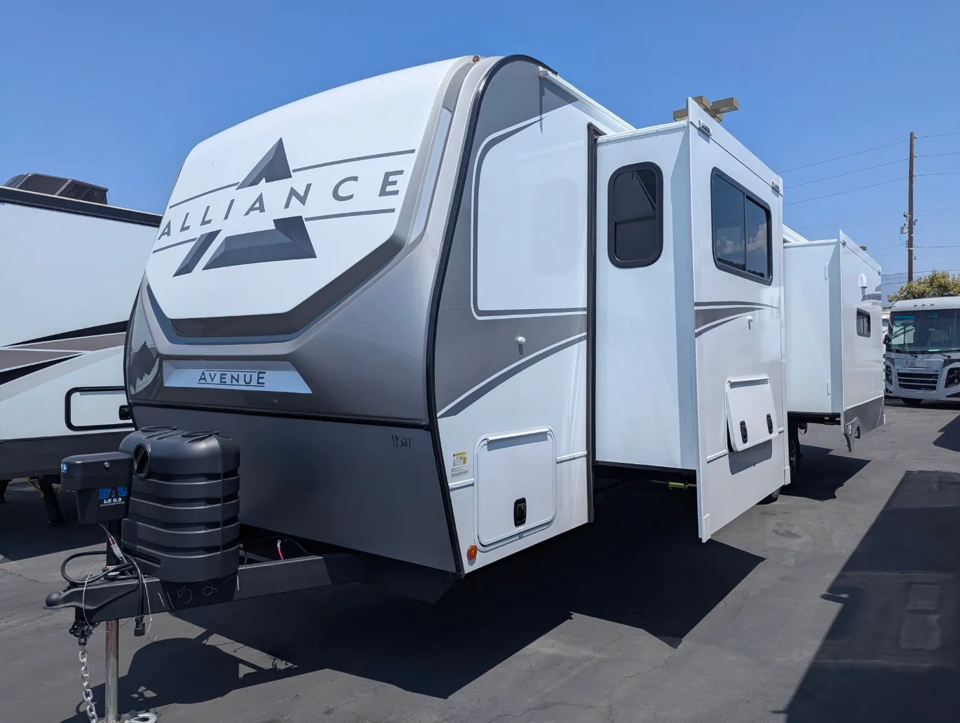 2026 Alliance RV Avenue 332RL - Photo 4