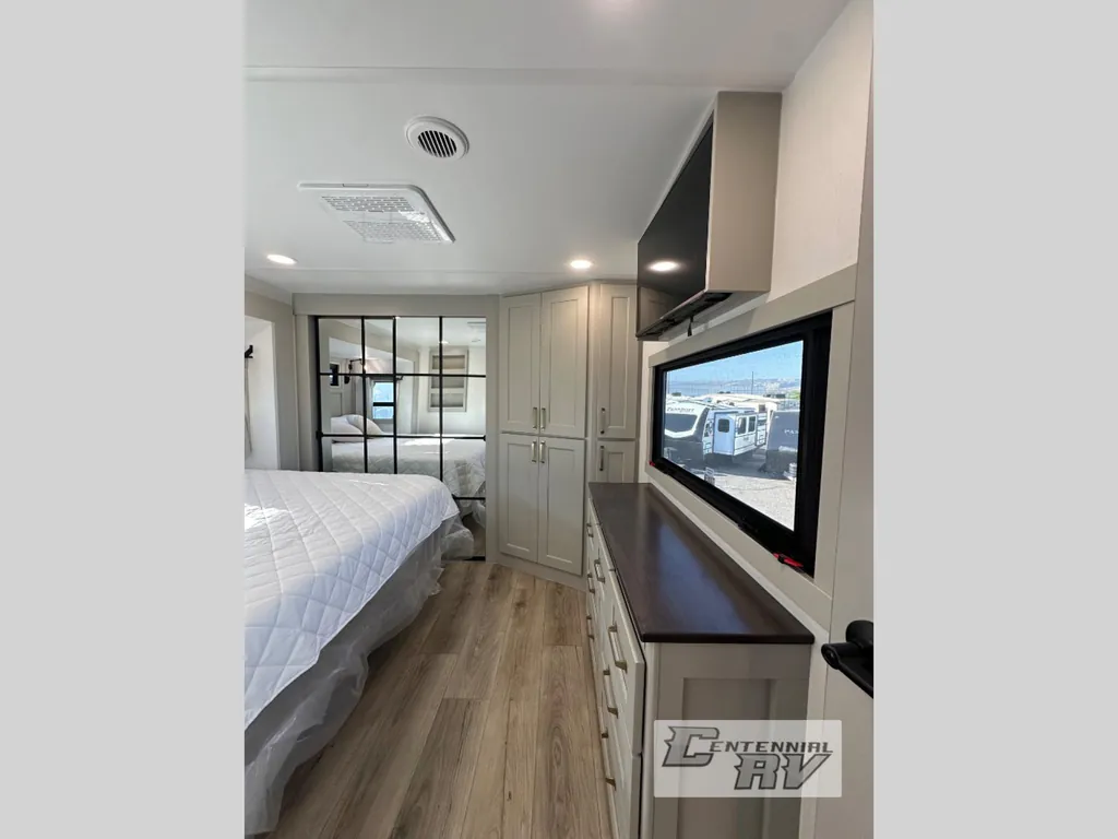 2026 Brinkley Model G 3950, Photos photo 63