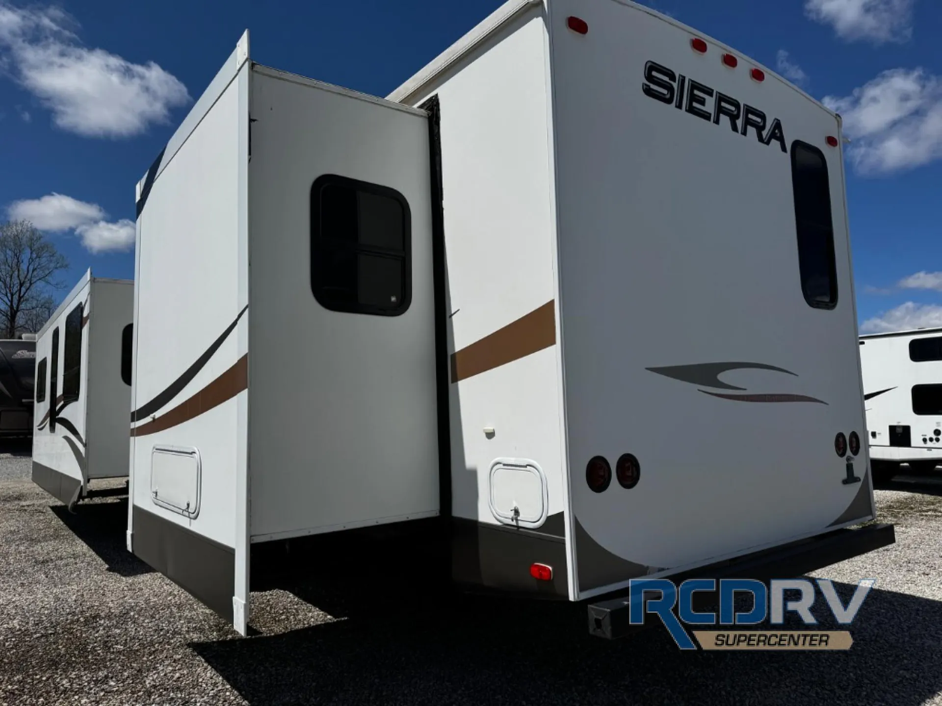 2011 Forest River Sierra 361FL — Photo 6