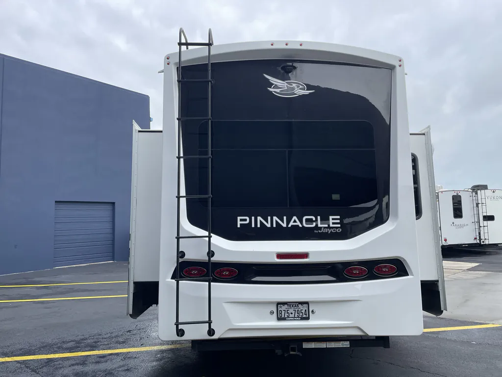 2024 Jayco Pinnacle 36FBTS, Photos photo 6