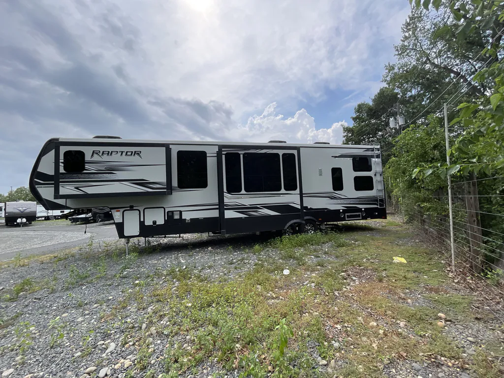 2018 Keystone Raptor 362, Photos photo 6