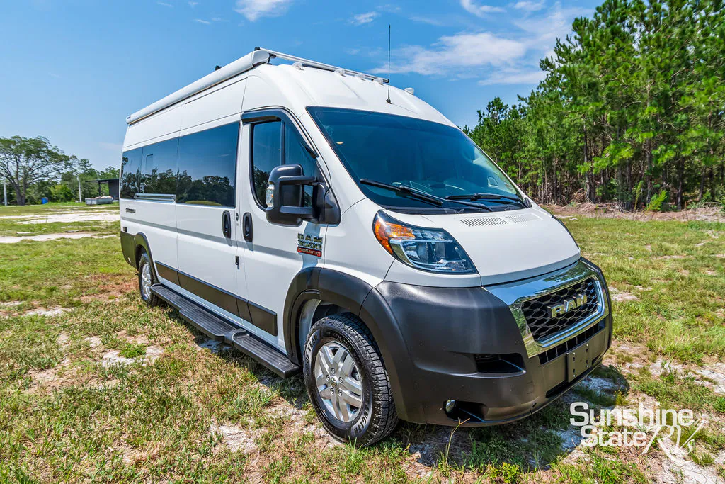 2022 Thor Motor Coach Sequence 20K - Photo 2