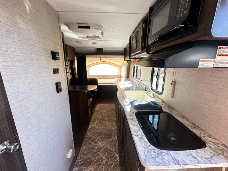 2017 Keystone Bullet Crossfire 1650EX - Photo 4