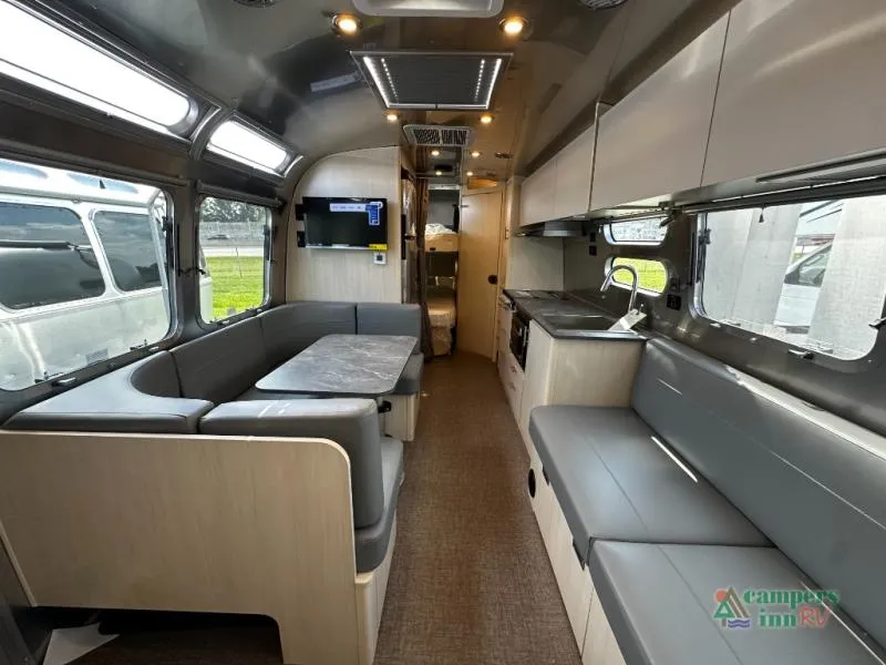 2026 Airstream Flying Cloud 30FBBT - Photo 2