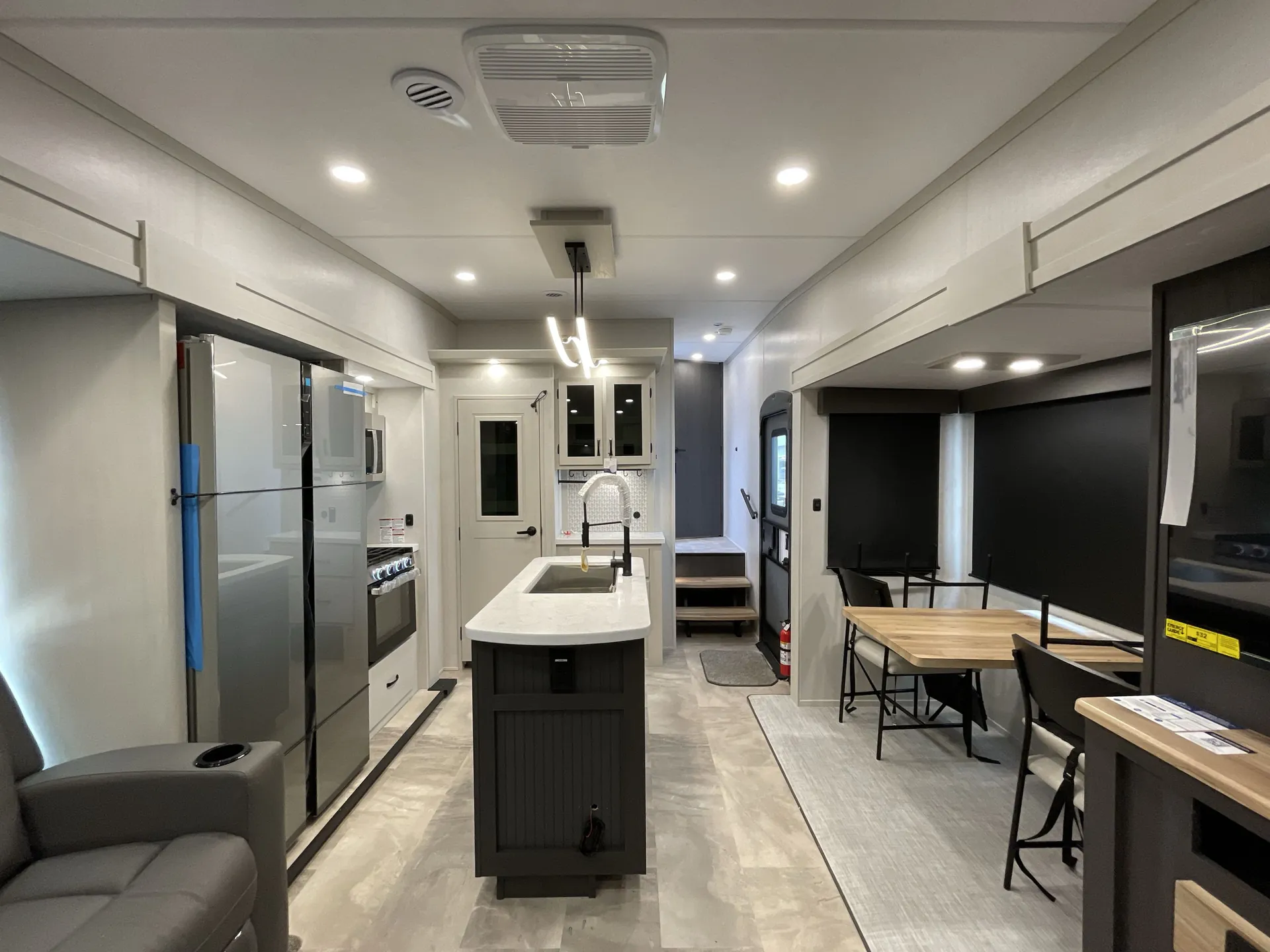 2026 shasta Phoenix 298RLS — campside