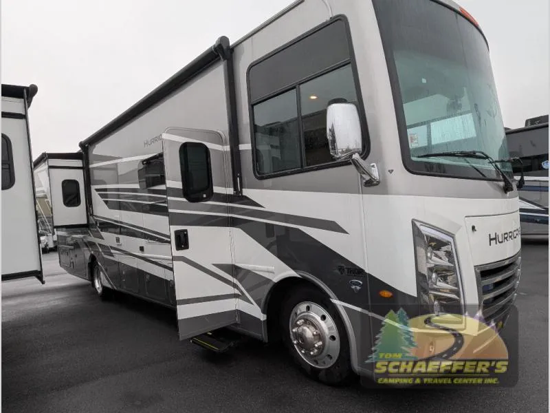 2026 Thor Motor Coach Hurricane 35G - Photo 3