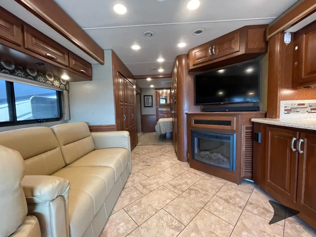 2016 Forest River Berkshire 38A, Photos photo 14