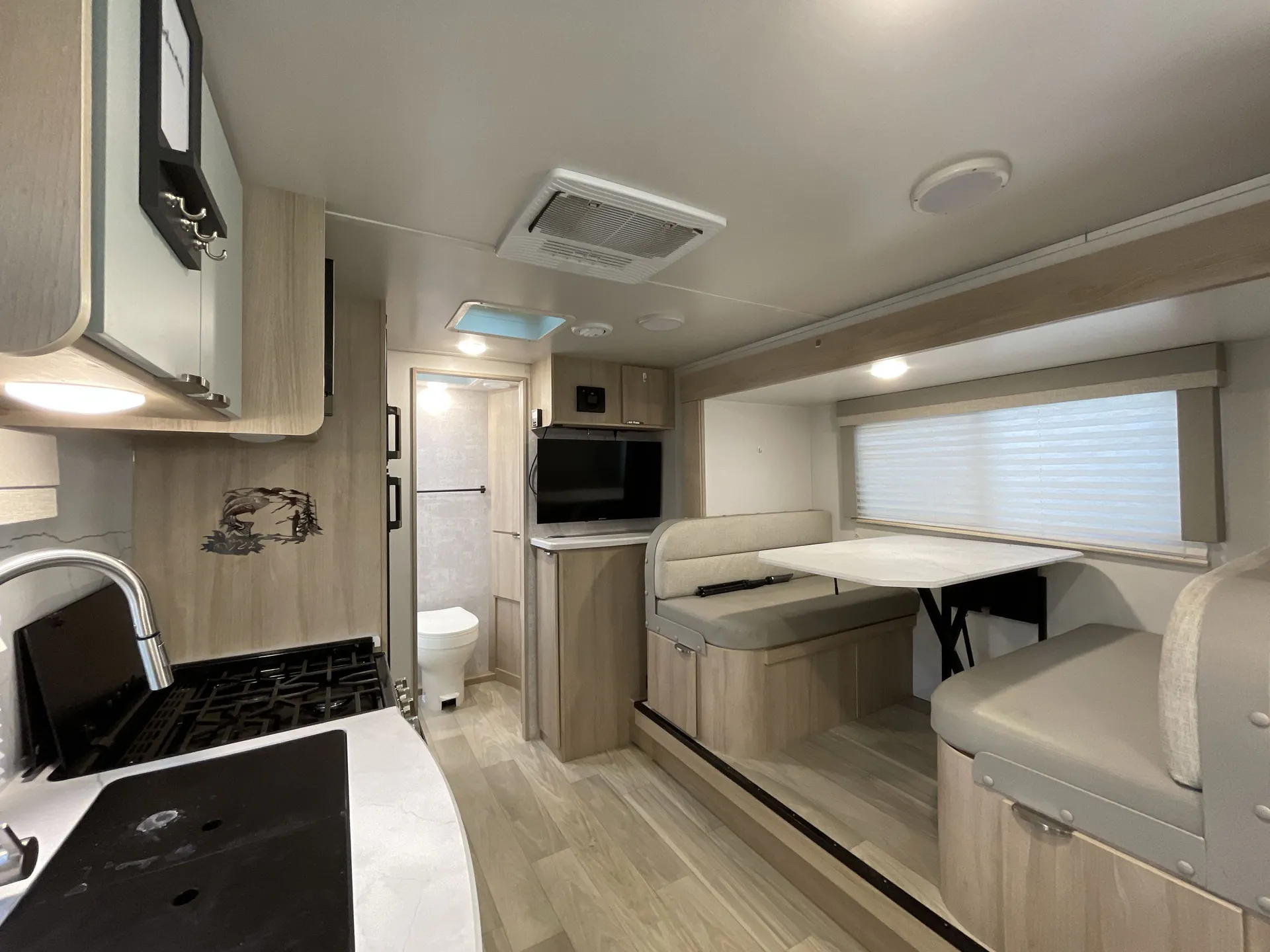 2023 Winnebago Micro Minnie Flx 2108DS — living area main