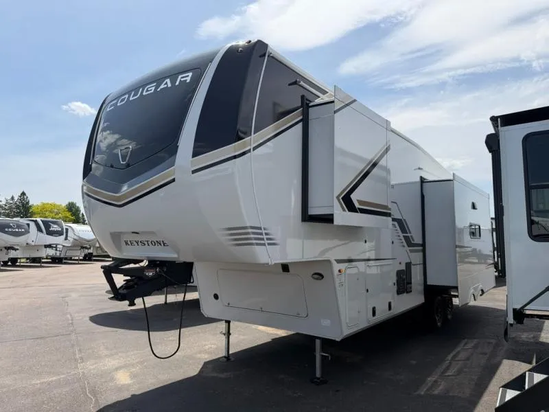 2027 Keystone Cougar 290RLS - Photo 4