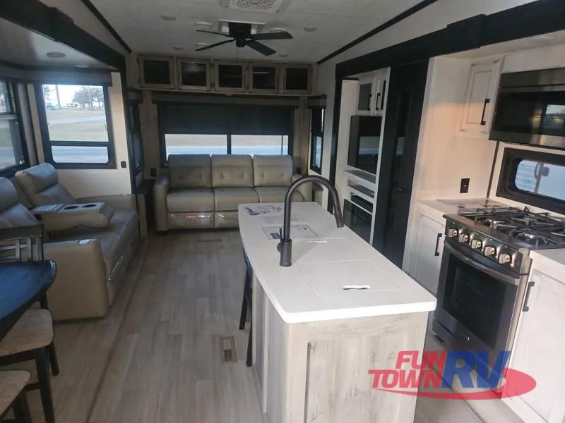 2023 KZ Durango 333RLT - Photo 2